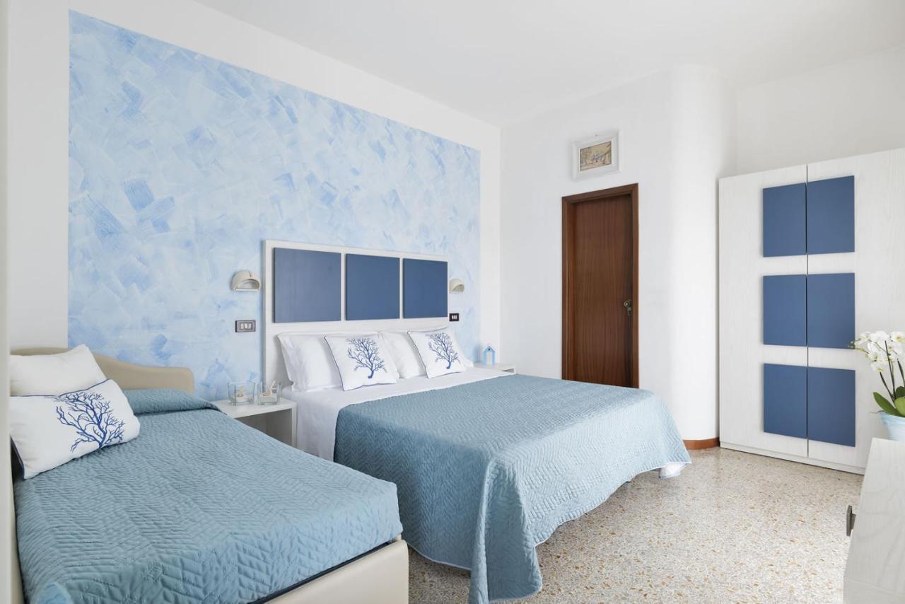 Hotel Capitol Misano Adriatico Exterior foto