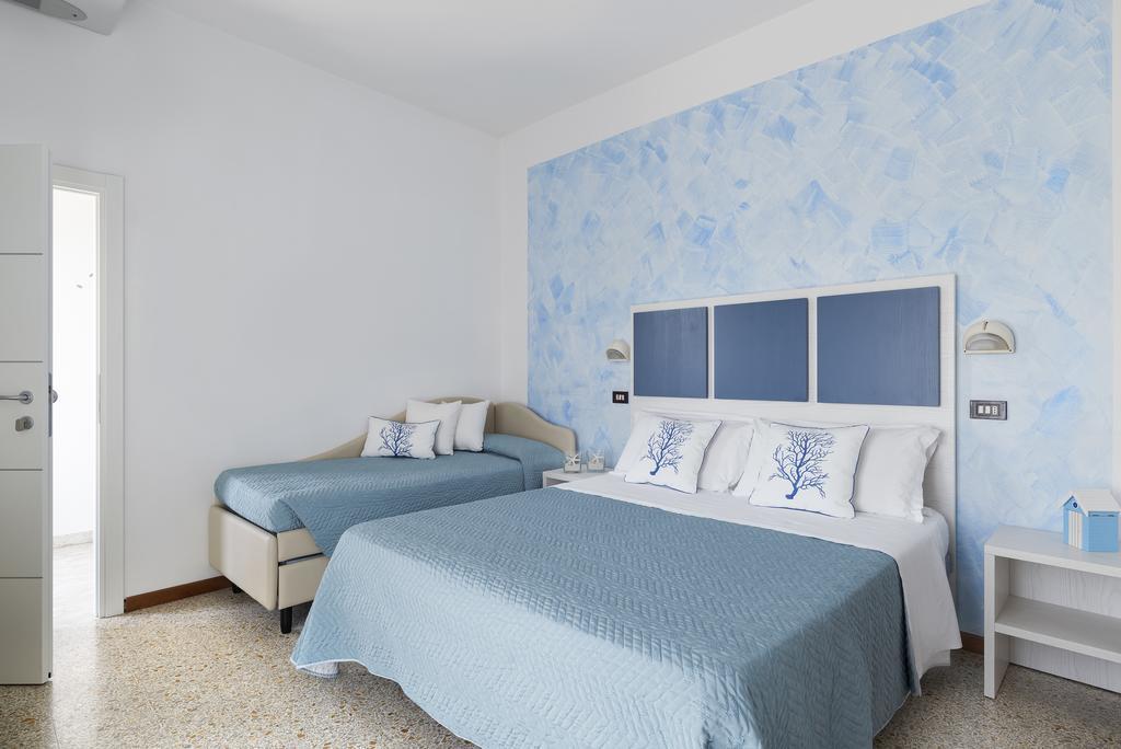 Hotel Capitol Misano Adriatico Exterior foto